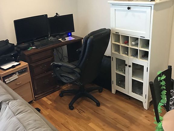 5th image of 2544 Crescent St APT 2B