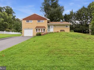 408 Foster Dr, Springfield, PA 19064