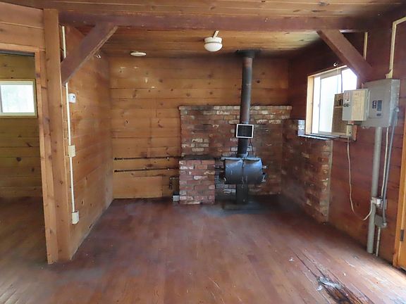 3rd image of 6123 Crestview Cir