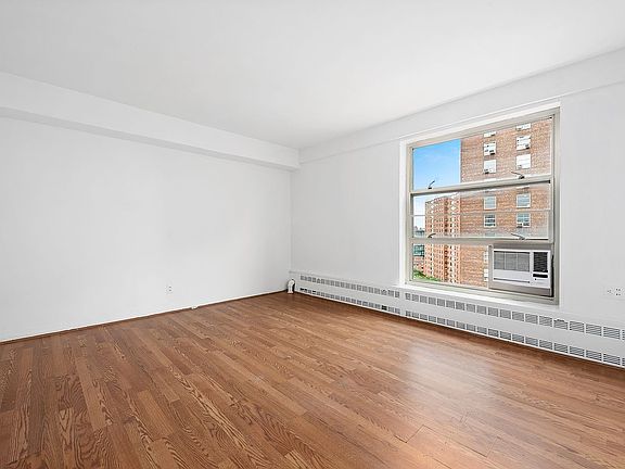 3rd image of 80 La Salle St APT 13C