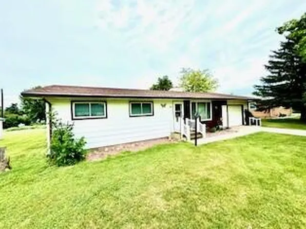 1214 Saint John St, Faulkton, SD 57438