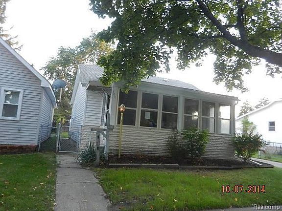 3rd image of 393 W Robert Ave