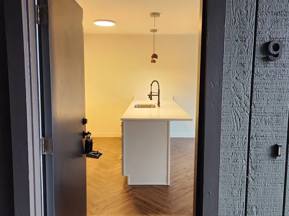 7734 SW Barnes Rd Unit G, Portland, OR 97225