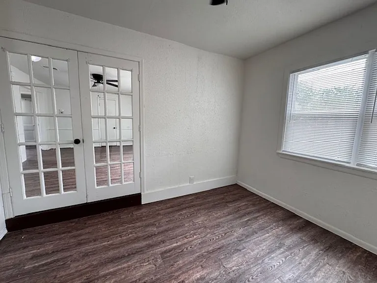 2917 Shirley Ln — Photo 9