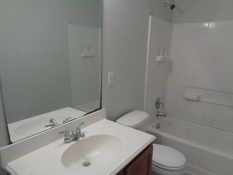 13649-13651 Biggs St — Photo 8