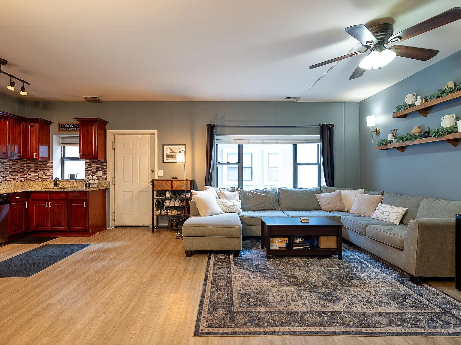 Studio, 630 sqft, $3,000 — Photo 1