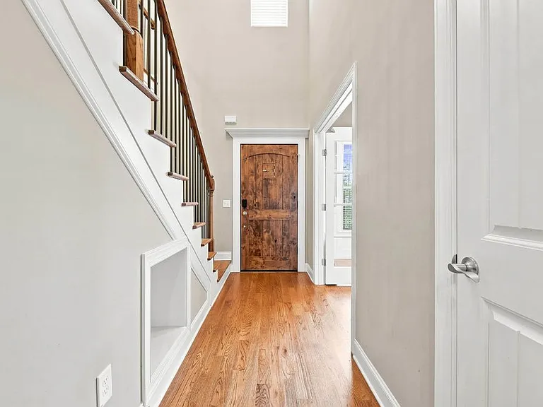 9202 White Ash Dr — Photo 9