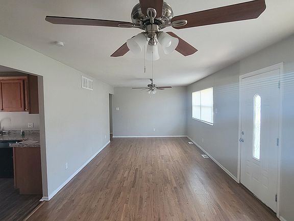 4th image of 2330 Orleans Ln