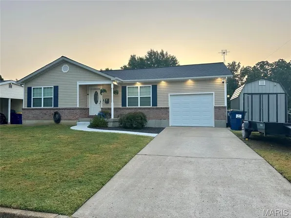 428 Crestview Dr, Union, MO 63084