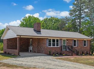 802 Strawberry Rd, Reidsville, NC 27320