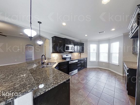 4th image of 3713 Bismarck Ave