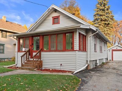 129 South West AVENUE, Waukesha, WI, 53186