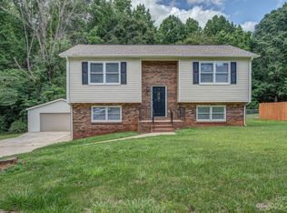 1217 Brookwood Dr, Stanley, NC 28164