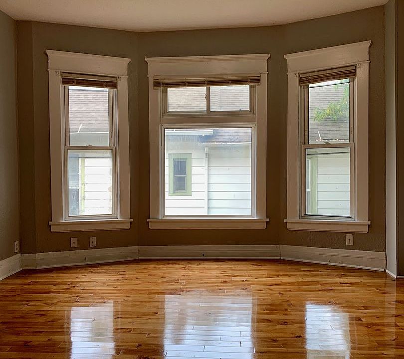 1st image of 800 Sims Ave E