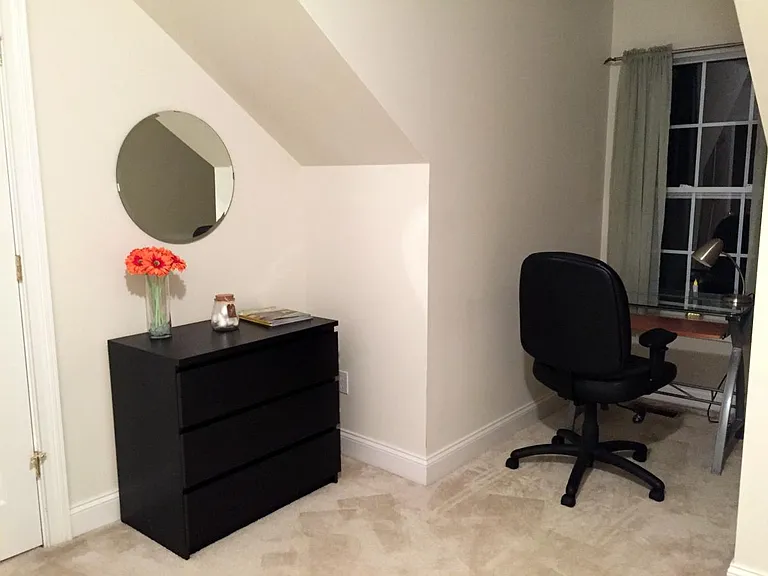Top Floor Bedroom 4
