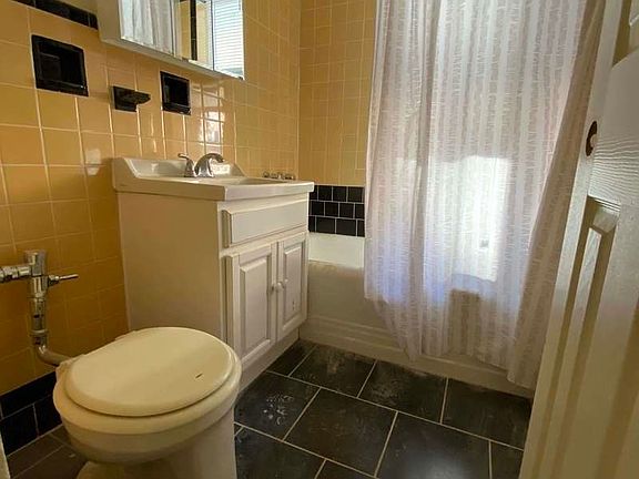 5th image of 2709 Ocean Ave #1AA