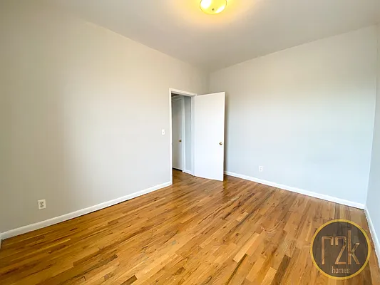 Rented by Realty 2000 Corp | media 12