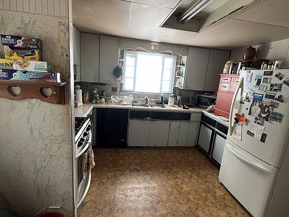 3rd image of 205 Barber St