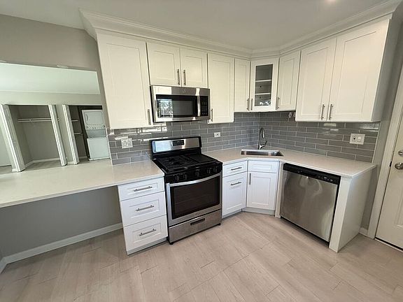 2nd image of 651 W Park Ave APT D