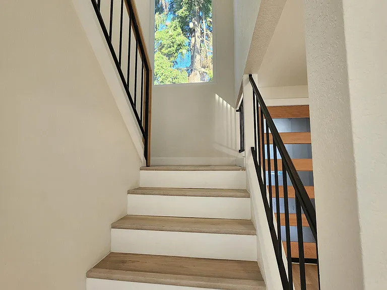 9735 Woodlawn Ave N #A — Photo 8