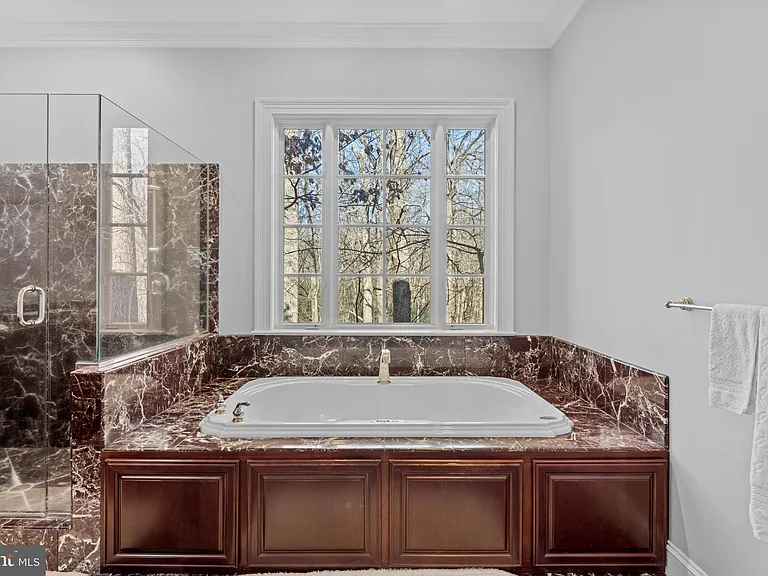 8541 Old Dominion Dr — Photo 45