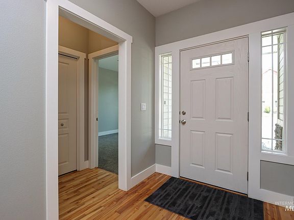 3rd image of 225 E Ryegate Dr
