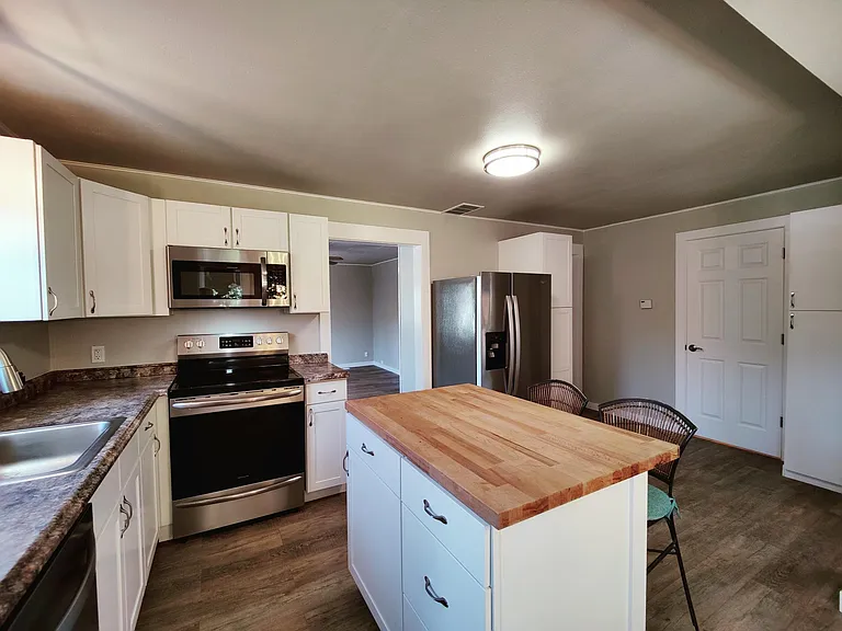 3141 Porter St — Photo 7
