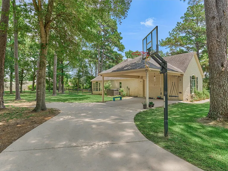 9102 Marshall Ct — Photo 5