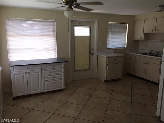4th image of 27514 Pullen Ave