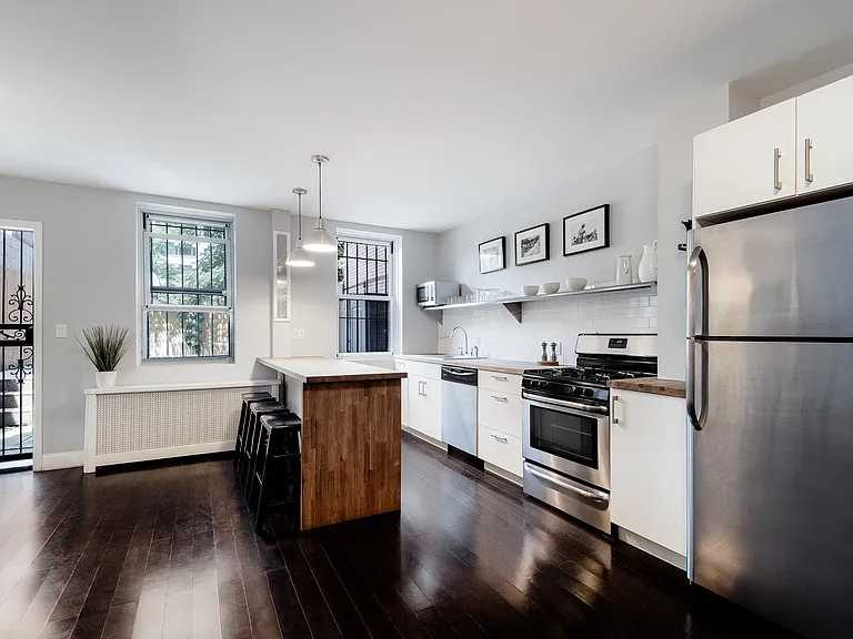 347 W 51st St #1 — Photo 9