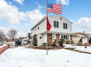 11 Old Stewart Ave, New Hyde Park, NY 11040