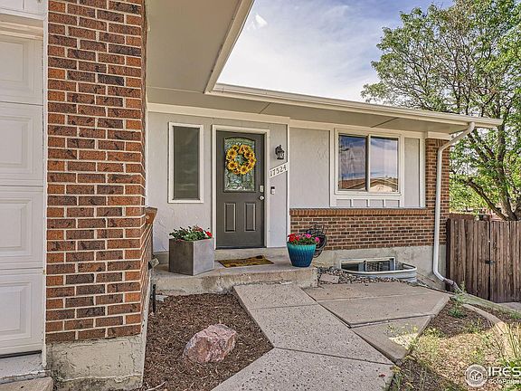 3rd image of 17524 E LaSalle Dr