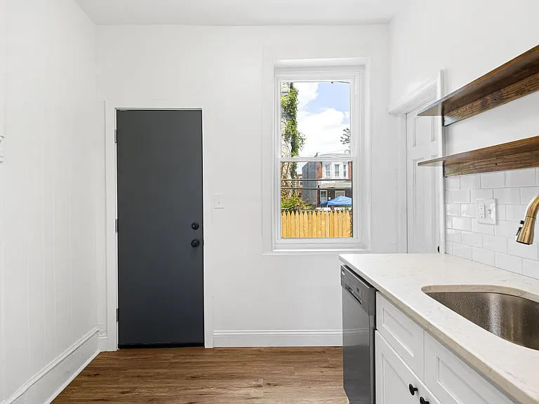 1329 S Lindenwood St — Photo 12