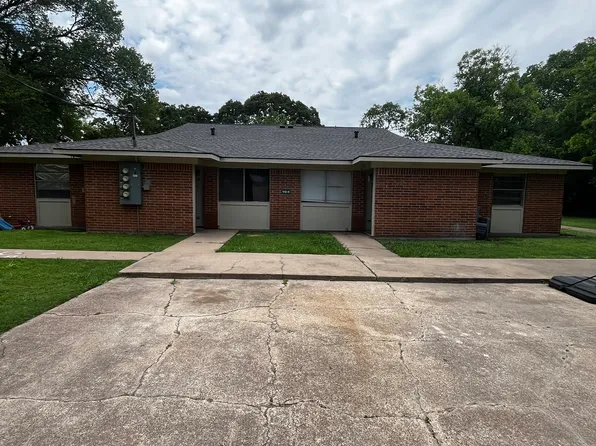 194 10th St #D, Somerville, TX 77879