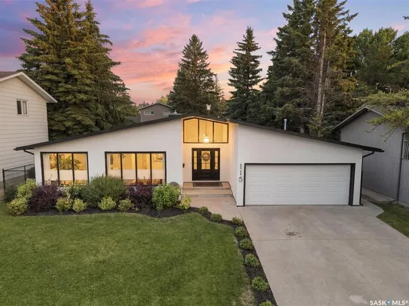 115 Whiteswan DRIVE, Saskatoon, SK S7K 4M5