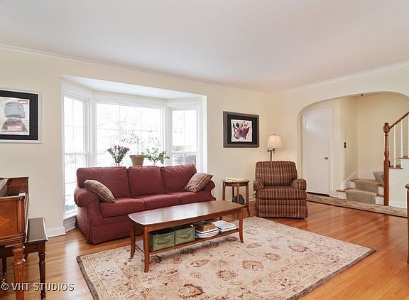 3rd image of 1007 N Chicago Ave