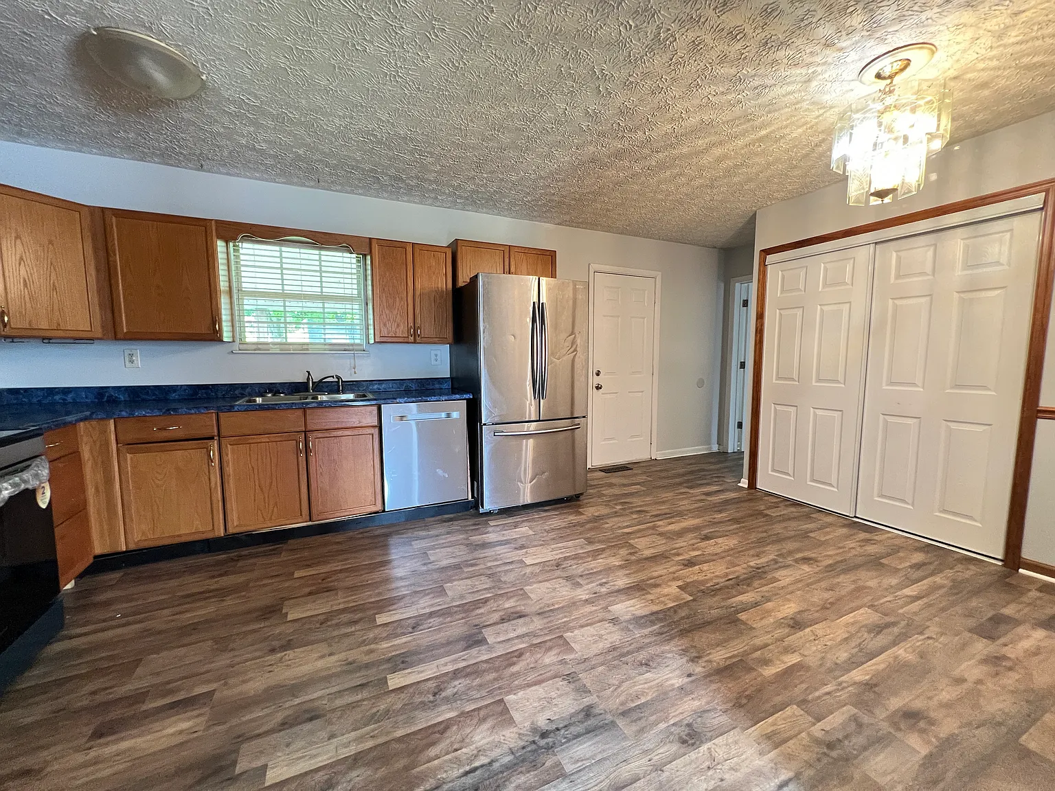 4 bed, 1262 sqft, $1,300 — Photo 4