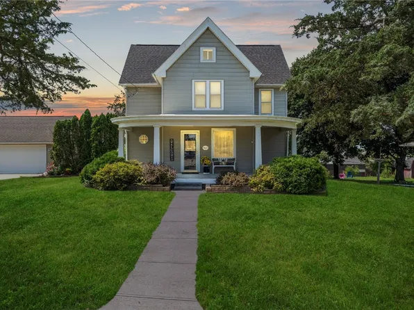 101 S Chabal St, Solon, IA 52333