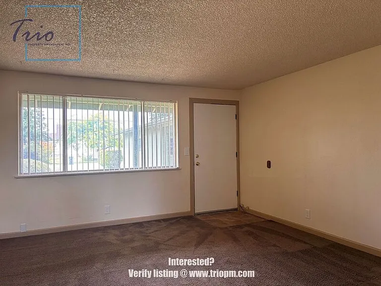 490 Macy St — Photo 8