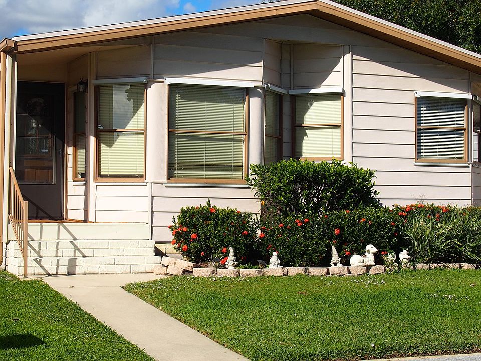 1st image of 560 Joanne Ln