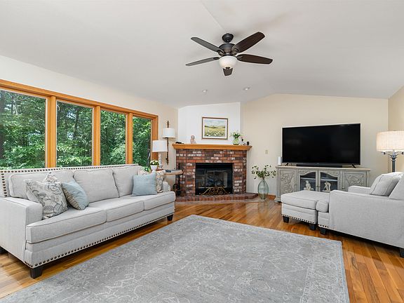 4th image of 22 Laguna Way