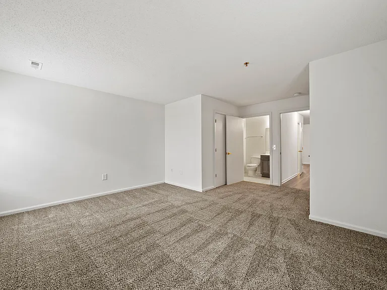 Salem Run Apartment Homes — Photo 25