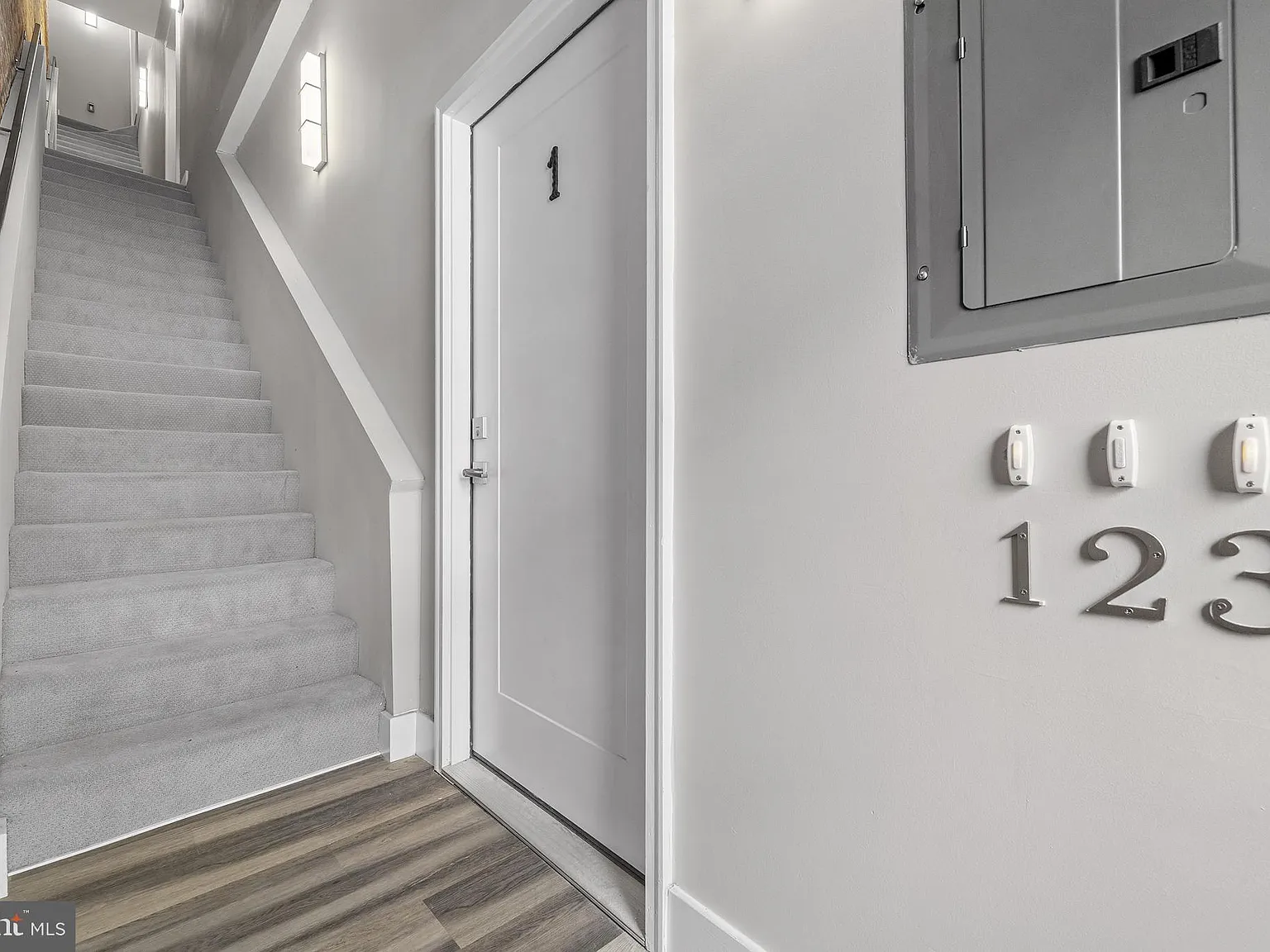 3 bed, 2.5 bath, 1550 sqft, $2,500 — Photo 4