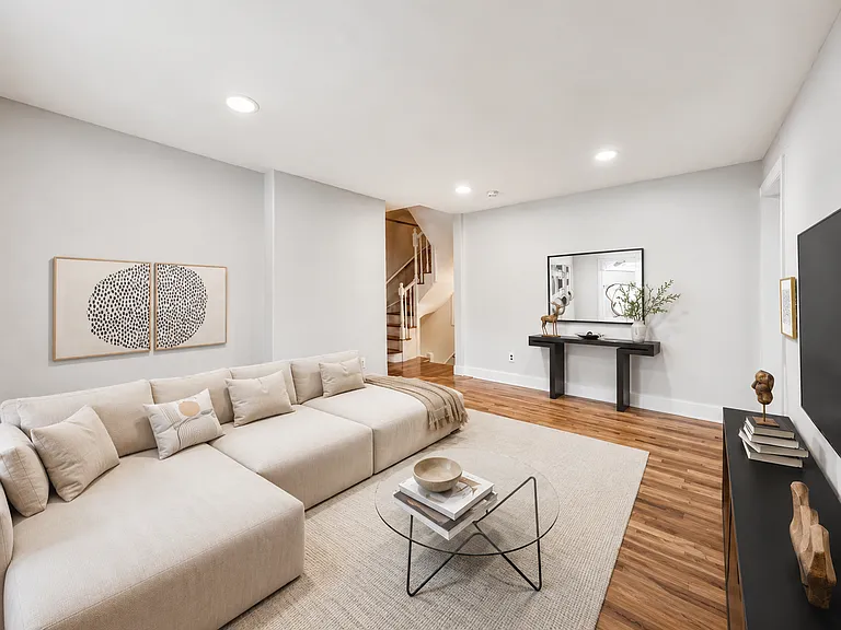 31 Adrian St #2 — Photo 1