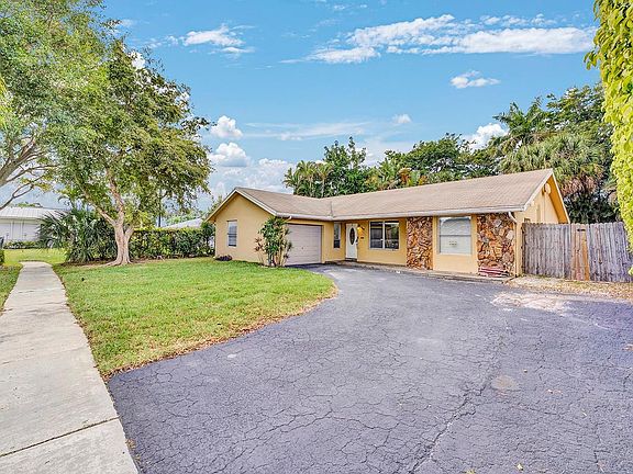 3rd image of 19667 Delaware Circle