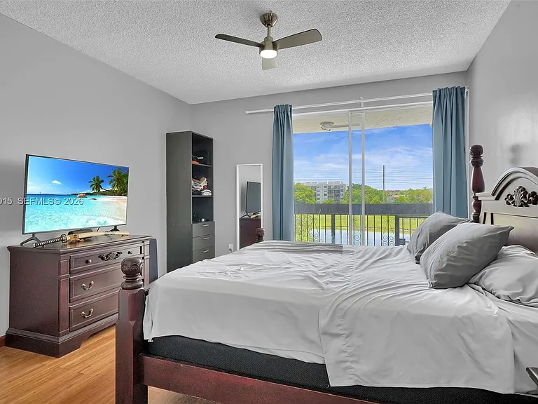 9177 Fontainebleau Blvd #3 — Photo 21