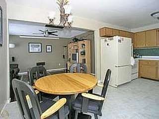 4th image of 2431 Sunnyknoll Ave
