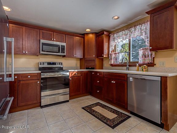 5th image of 36 Longdale Ave