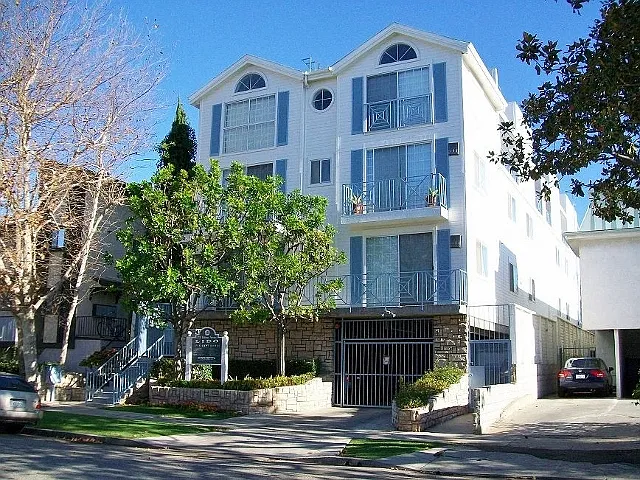 3728 Delmas Ter