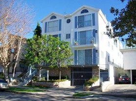 Lido Apartments - 3728 Delmas Terrace, 2 Bed + 2 Bath Town House